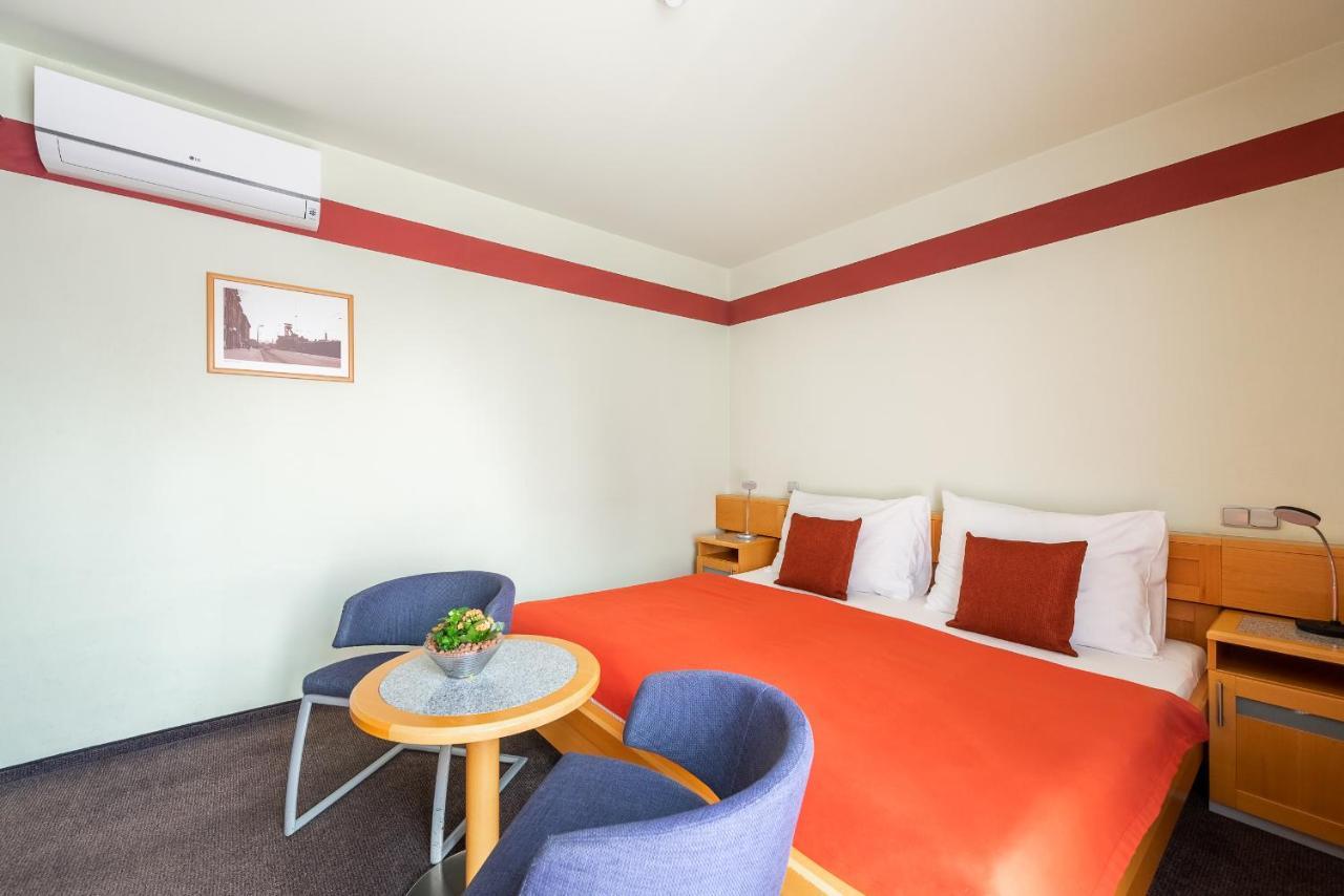 Jan Maria Hotel Ostrava Exterior photo